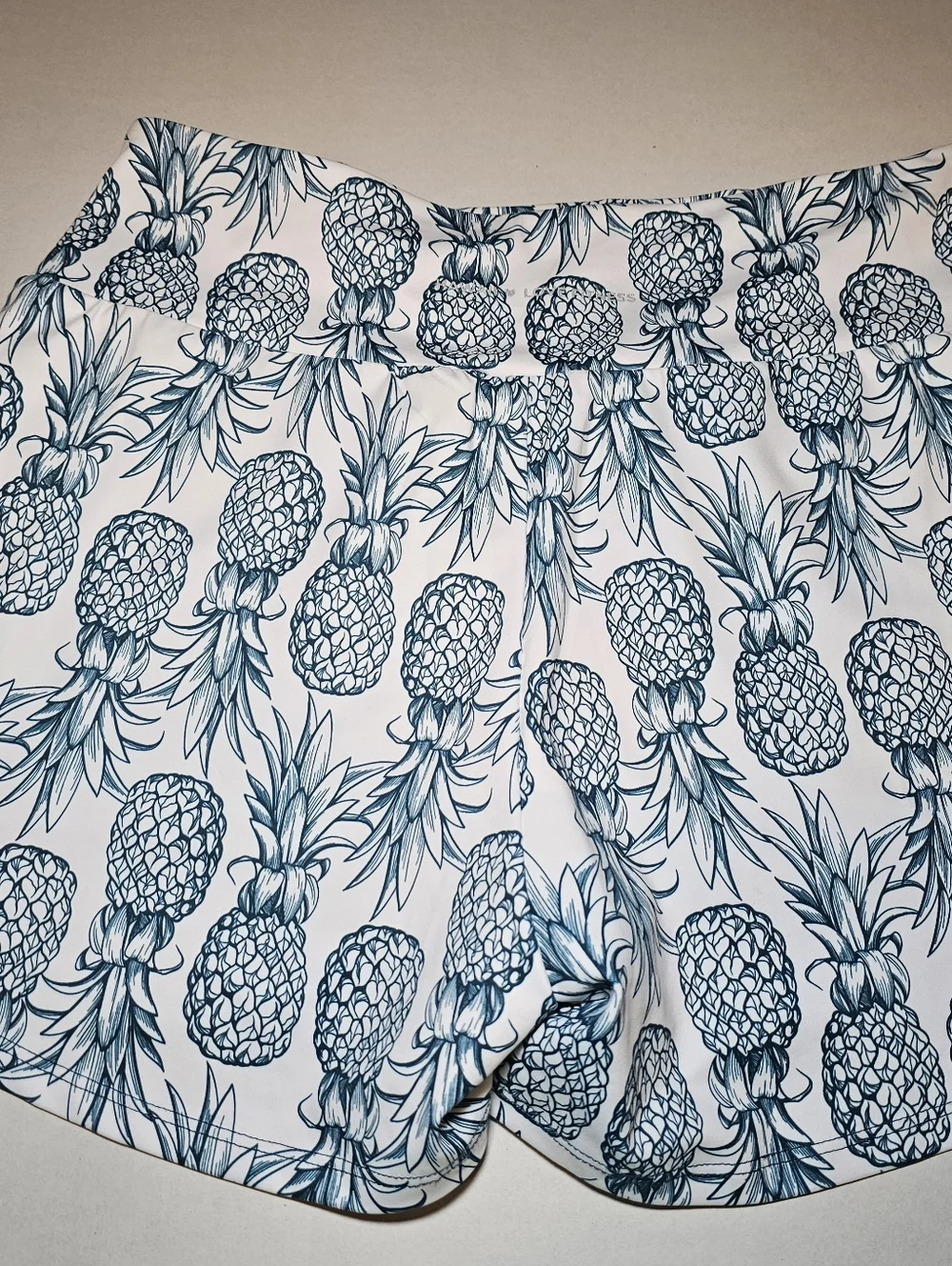 Love Fitness Pineapple Shorts L Athletic Gym Beach White Blue Lined Hawaii - Picture 6 of 10